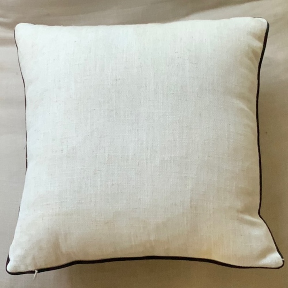 Butterfly pillow - Picture 3 of 3